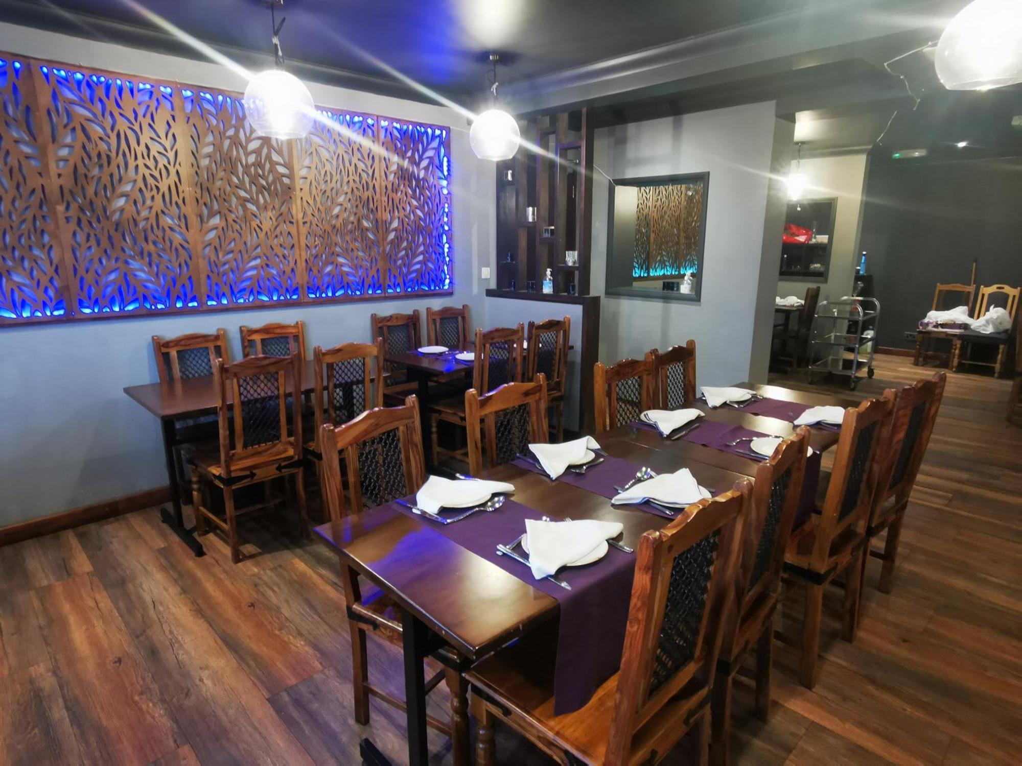 The Oasis Hotel Harlow Bagian luar foto
